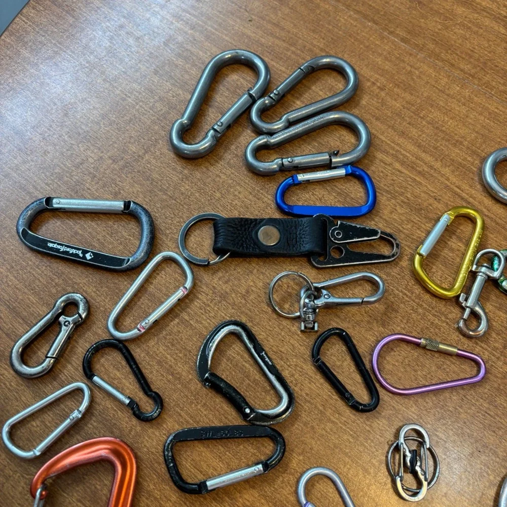 Mixed Color Aluminum Carabiner Key & Card Holder Set